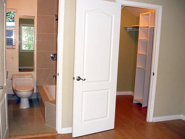 Photo - 1941 1/2 Holly Dr