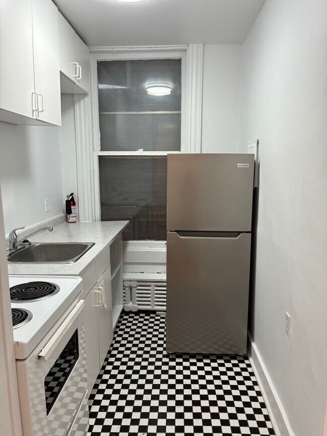 Photo - 320 Cooper St