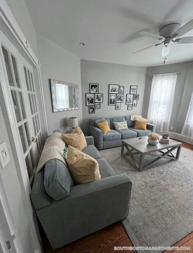 Photo - 883 E 4th St Unit 2