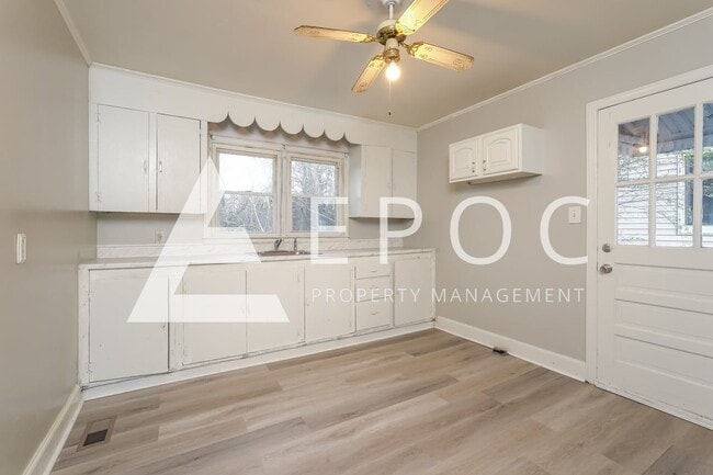 Photo - 2802 Ansonia St