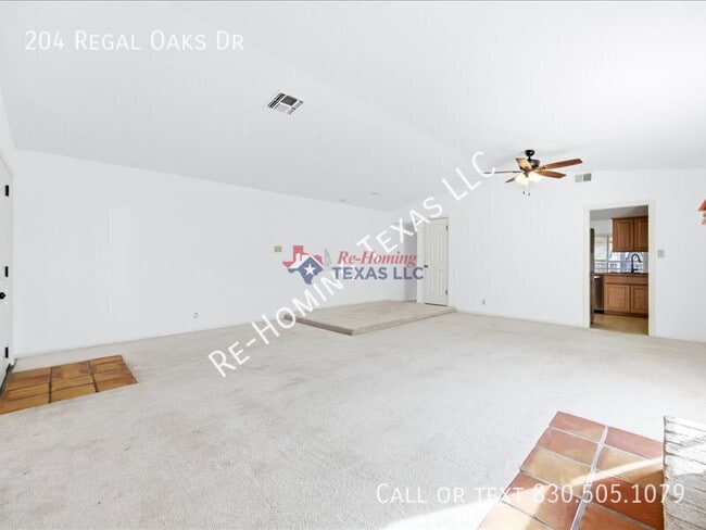 Photo - 204 Regal Oaks Dr