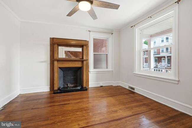 Photo - 406 W 20th St