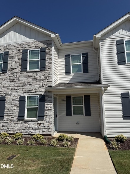1006 Peony Ln
