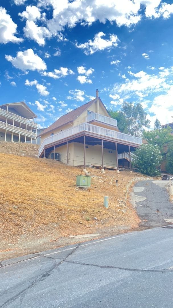 Photo - Experience the joy of lakeside living!