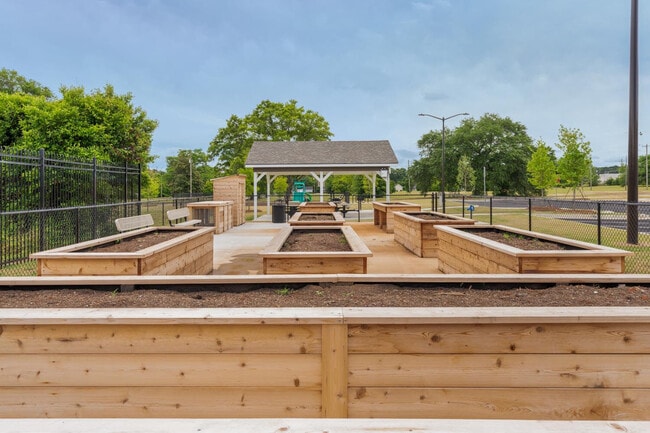 The Terraces at Oscar Thomie