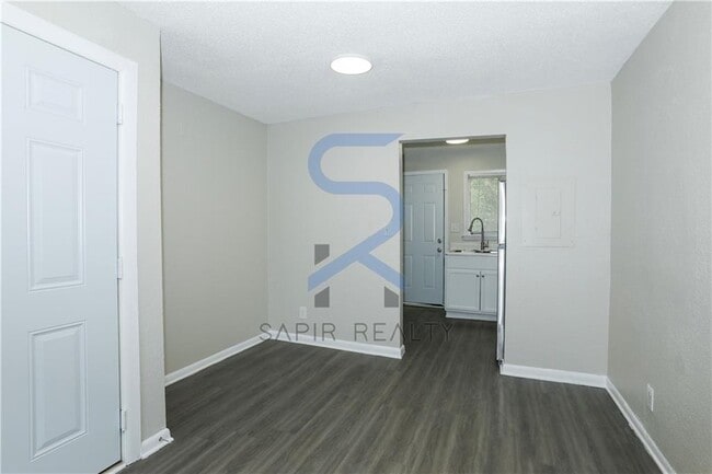 Photo - 2045 Alison Ct SW Unit 8