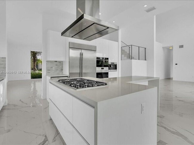 Photo - 16644 Botaniko Dr N