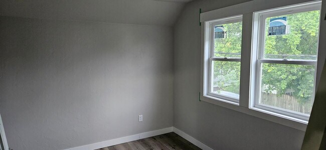 Photo - 31 S Hickory St Unit Lower