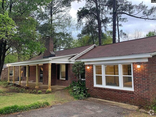 Building Photo - Beautifully Renovated 4BR/3BA Home in Fore...