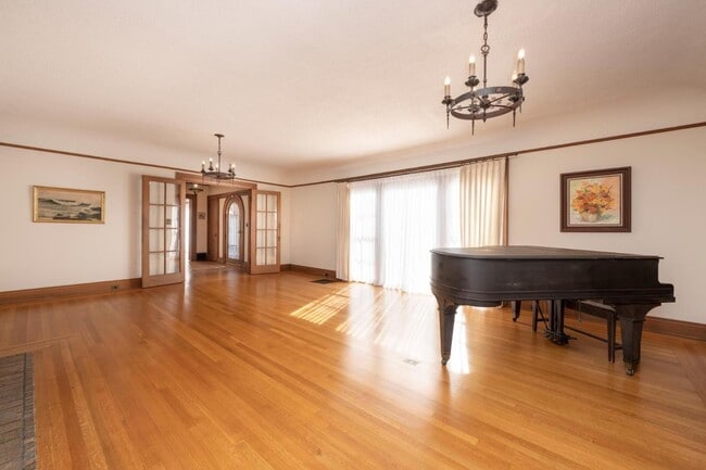 Photo - 850 Edgewood Rd