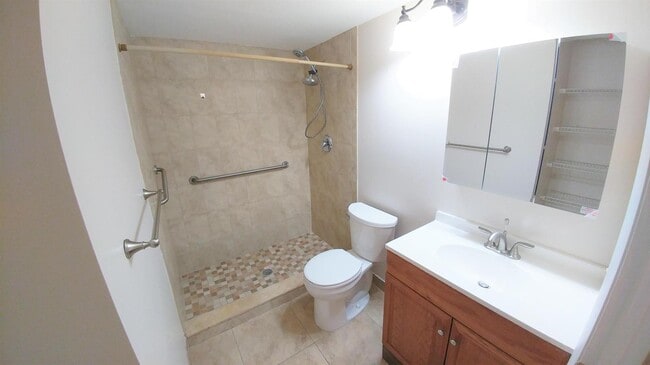 Building Photo - 1001 Green Pine Blvd Unit C2