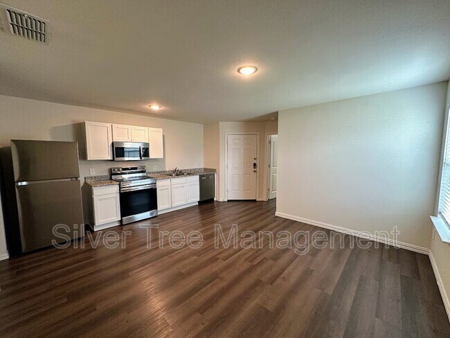 Photo - 2914 Jones St Unit B