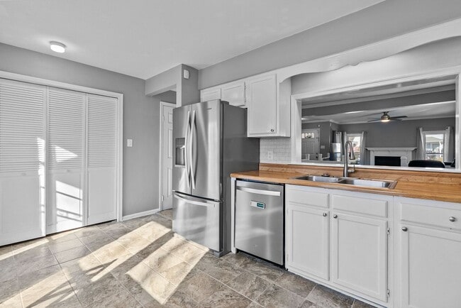 Photo - Beautiful Townhouse-Style Home in Virginia Beach!