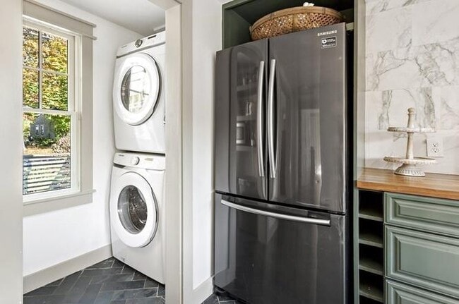 Photo - 10 Greenwood St