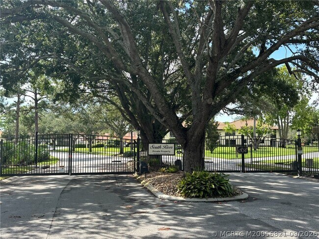 Photo - 360 SW South River Dr Unit 204