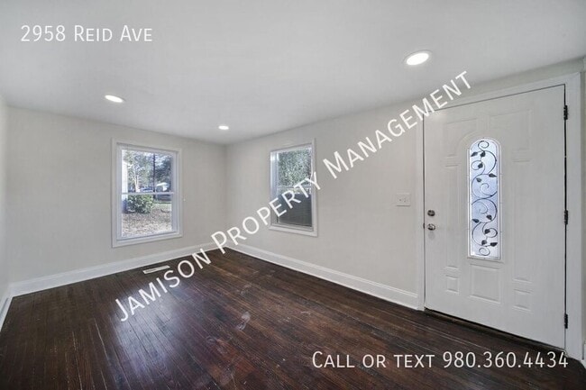 Photo - 2958 Reid Ave