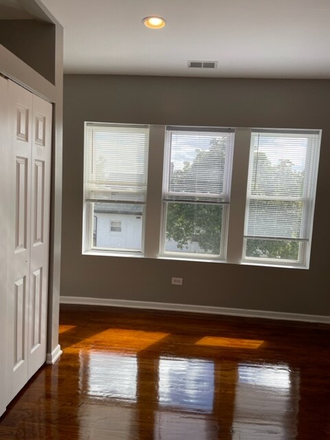 Photo - 6016 W Wabansia Ave Unidad second floor