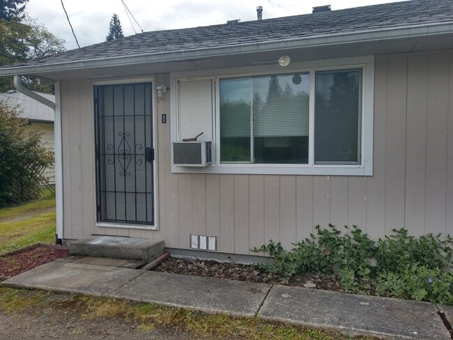 Photo - 121 NE Long St Unidad 121 Long  #1