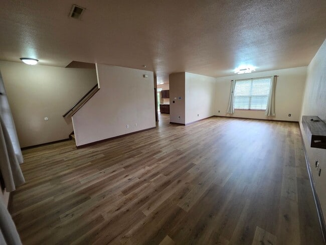 1816 Ernest Ct