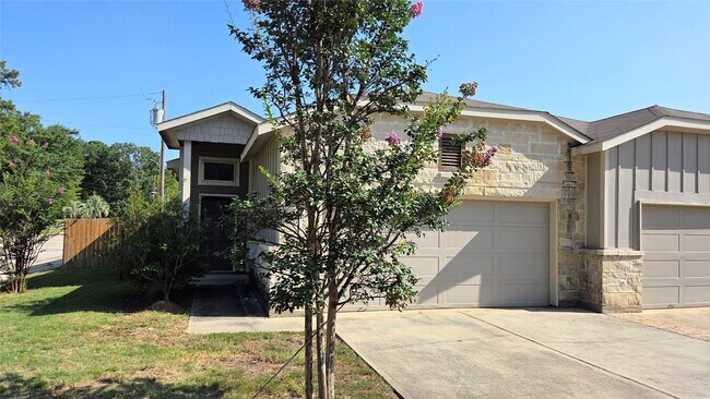 Building Photo - 130 Wickersham