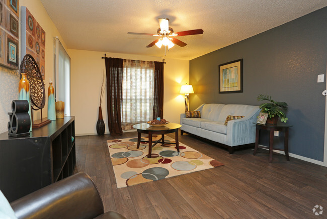 Interior Photo - Edentree Rental