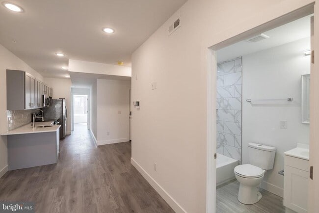 Building Photo - 1709 Snyder Ave Unit 1