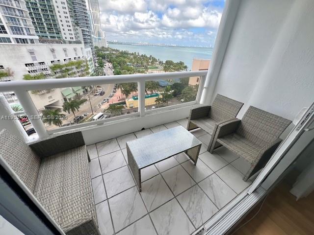 Photo - 1717 N Bayshore Dr Unidad A-1450