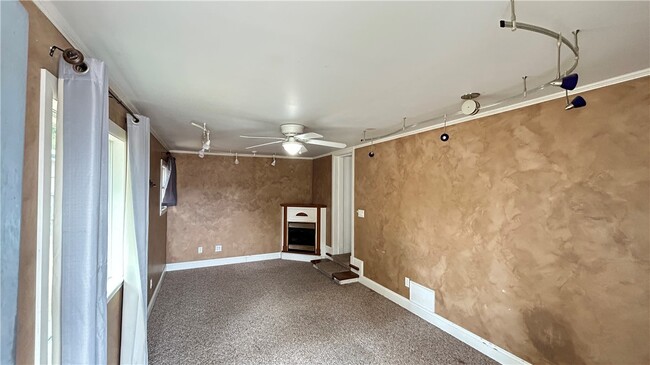 Photo - 477 W Tulsa St