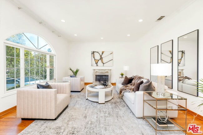 109 N Maple Dr