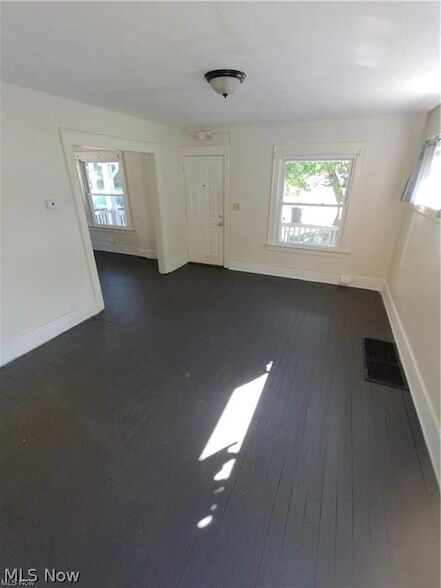 Photo - 175 Charles Ave NE