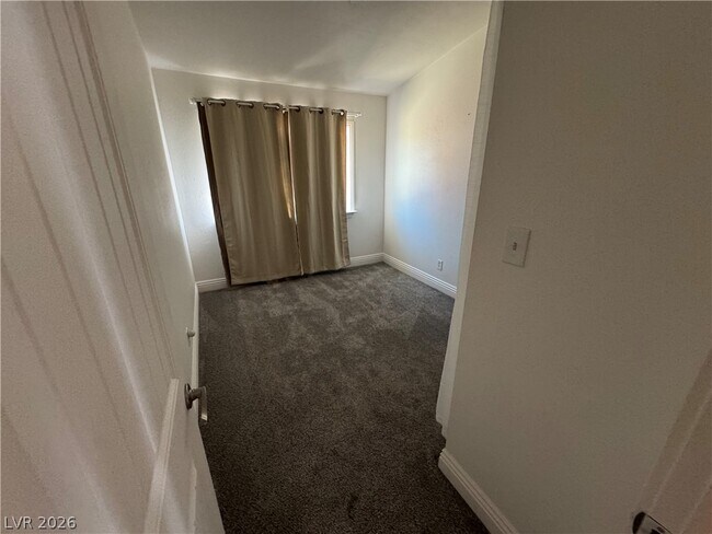 Photo - 150 Metropolitan Dr