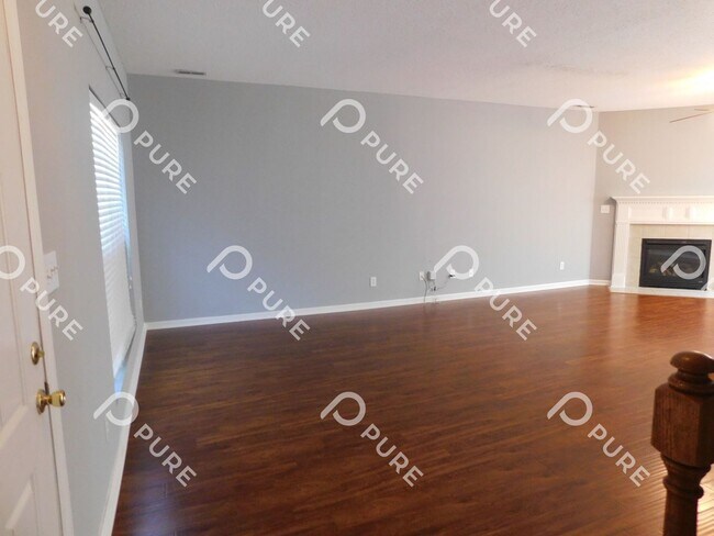 Photo - 103 Tallmadge Ct SW