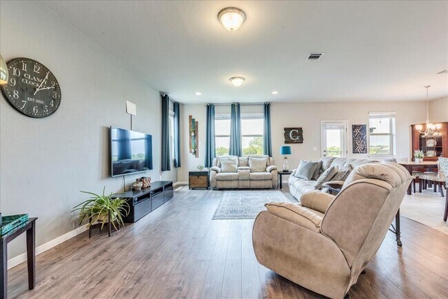 Photo - 190 Sandy Path