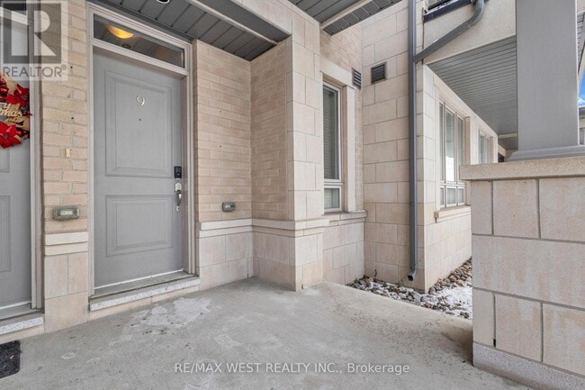 Photo - 9601 Jane St