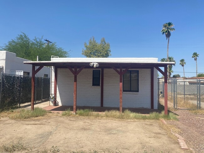 Building Photo - 4091 N Fremont Ave