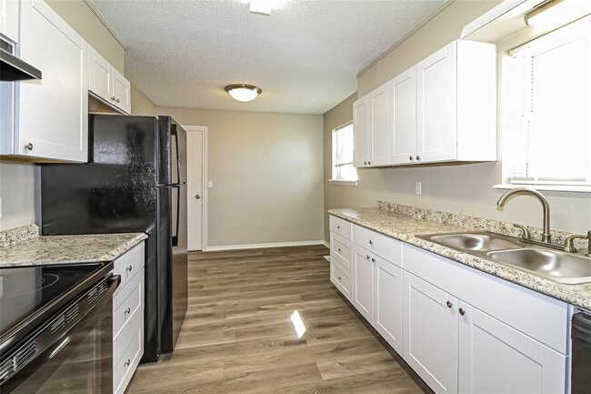 Photo - 4813 Michael Dr