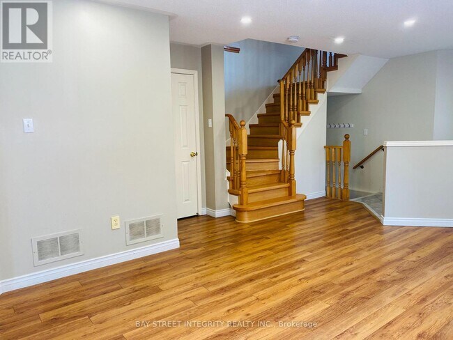 Photo - 2087 Golden Orchard Trail