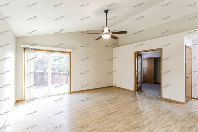 Photo - 6161 Kensington Glen Dr