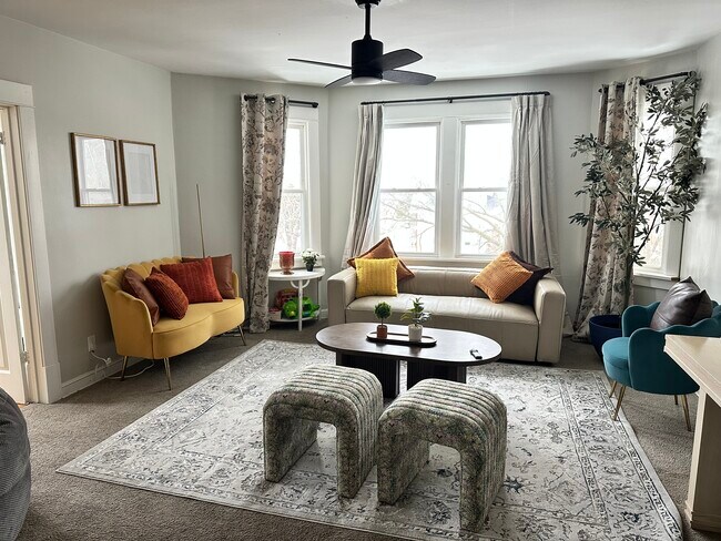 Photo - 800 37th Ave NE