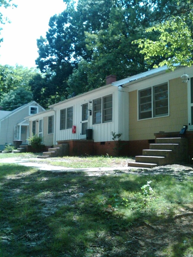 Building Photo - 1100 Willowbrook Dr Unit EP