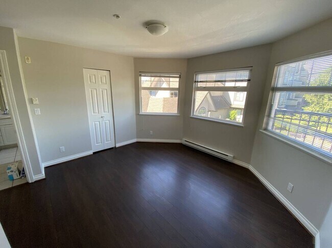 Photo - 12465 Harris Rd Unit Suite