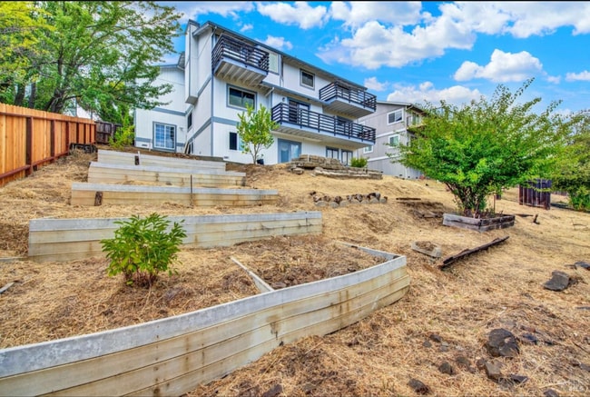 143 Creekview Dr
