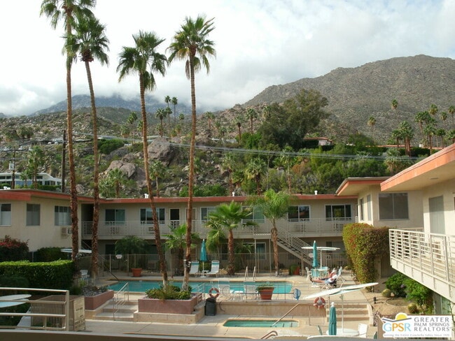 Building Photo - 2290 S Palm Canyon Dr Unit 114