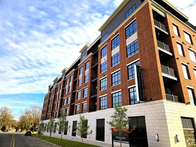 Majestically Timeless Building - The Hazelton Rental