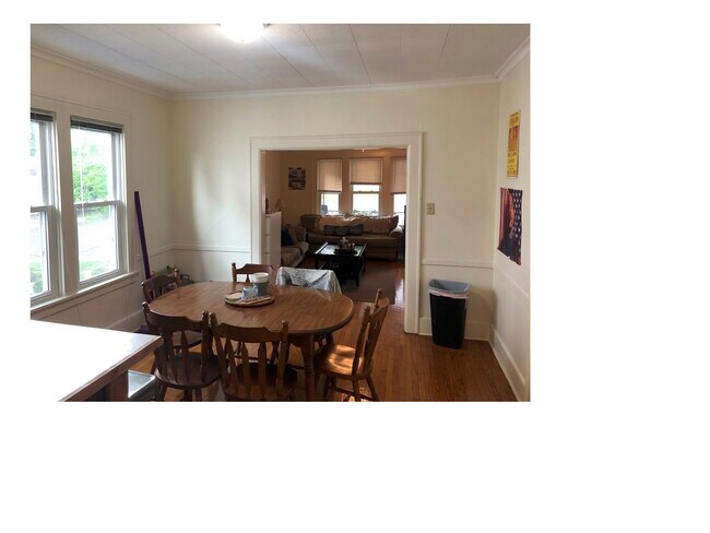 Photo - 46 E State St