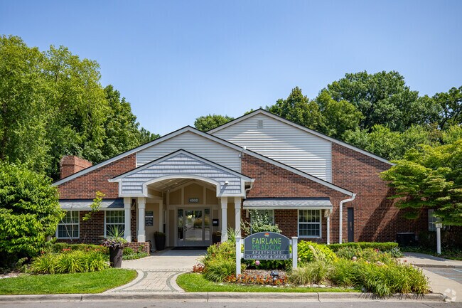 Clubhouse and Leasing Office