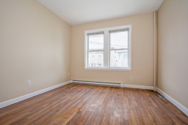 Photo - 70 Bellingham St