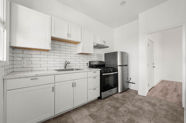 Building Photo - 1450 Hauser Blvd Unit 1450.50