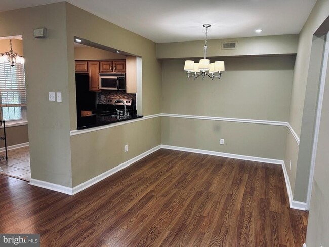 Photo - 328A Delancey Pl