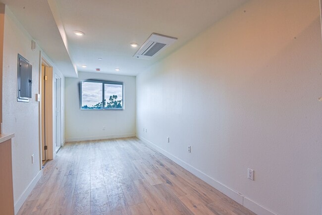 Photo - 7410 S Avalon Blvd Unidad 107